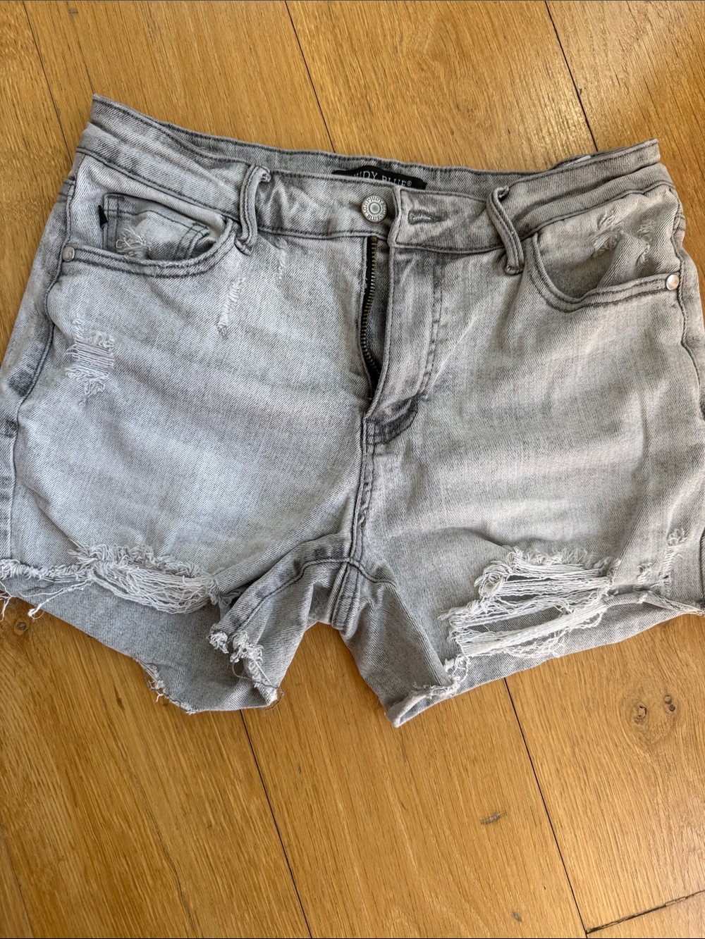 Frayed Hem Light Gray Denim Shorts for Women